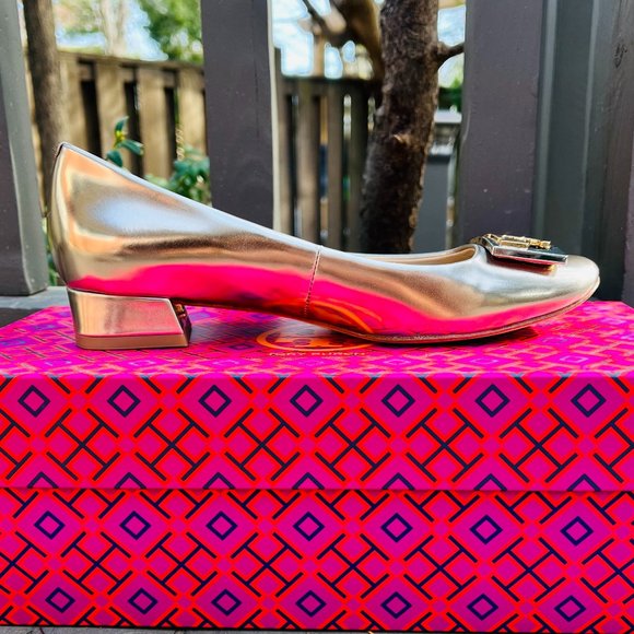 Tory Burch Gigi Dress Pumps in Metallic Gold w/ T Logo & Blocked Heel, Brand-New - Picture 2 of 13